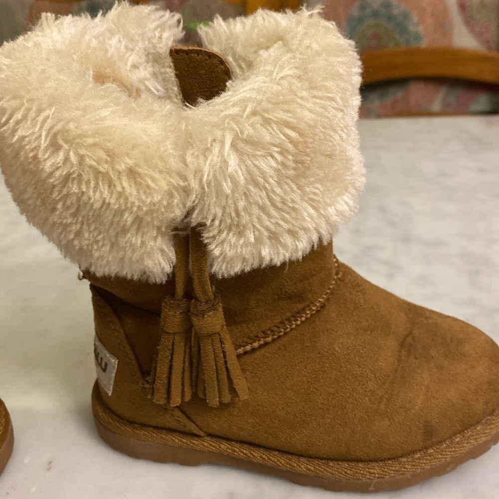 Makalu California girl’s size 8 boots like new - Picture 5 of 7